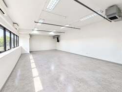Carros Centre (D25), Factory #618128391